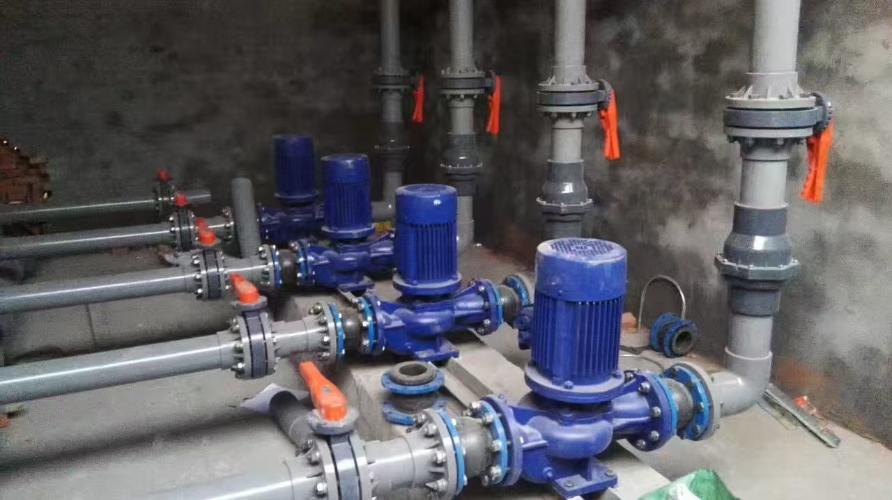 Река рафтинг поднимает насос