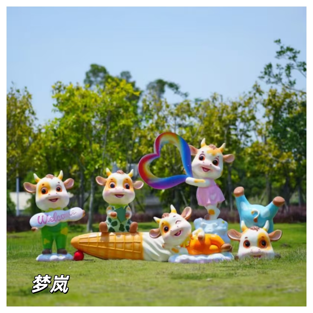 Скульптуры из стеклопластика живо