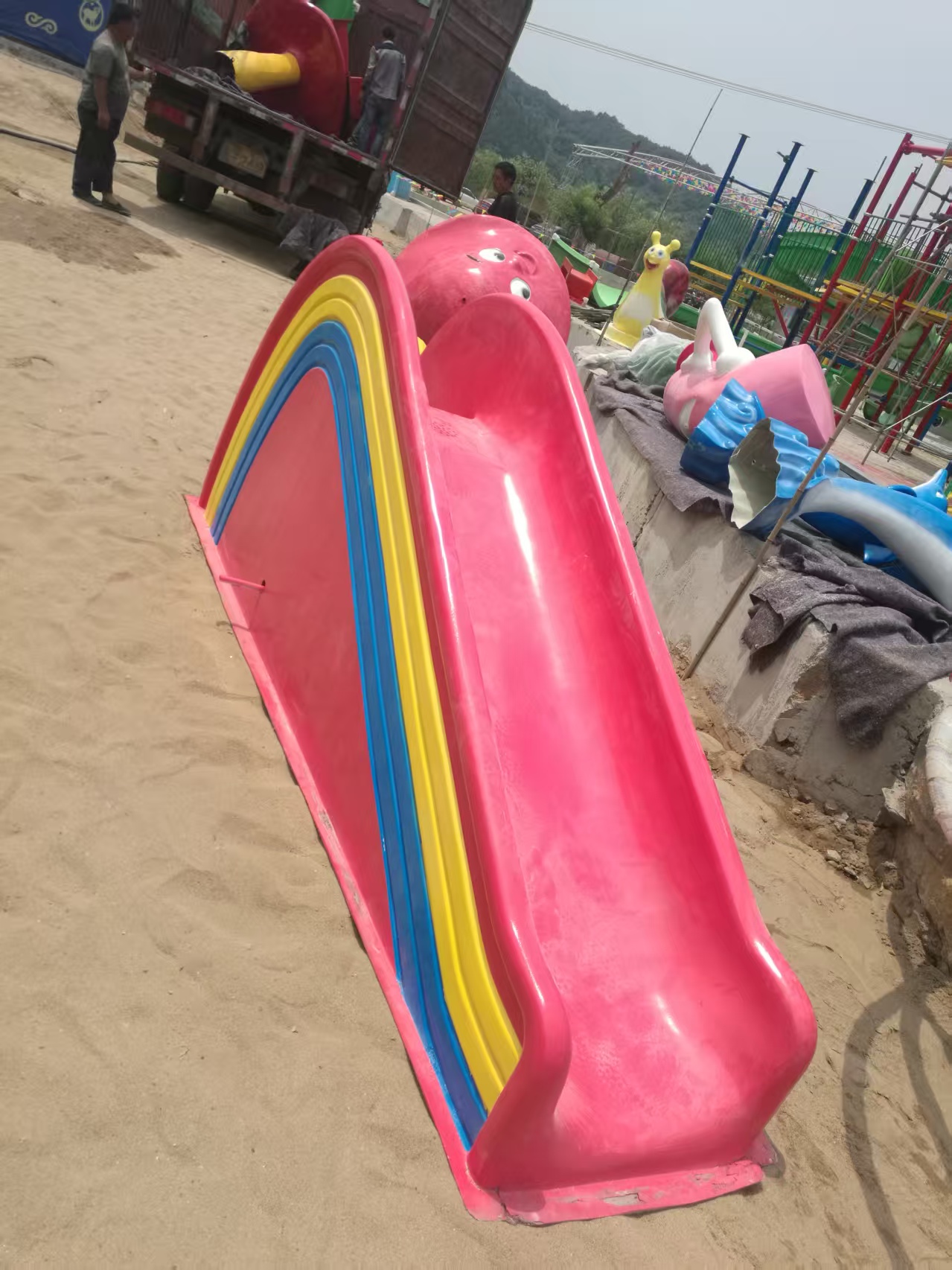 Горка и театр