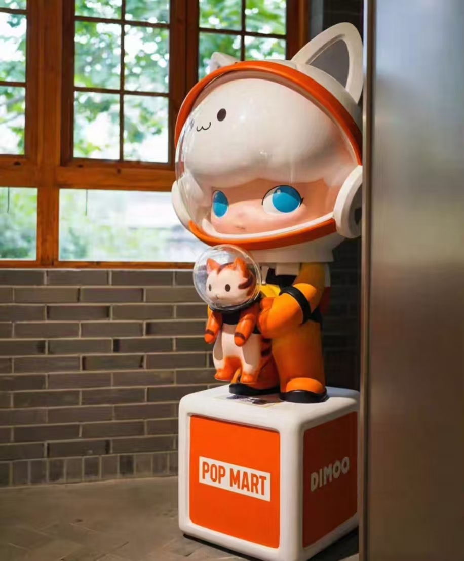 Скульптуры из стеклопластика в то