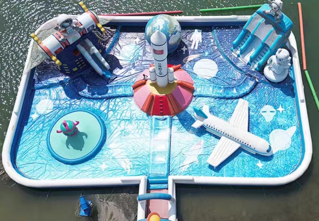 Водная горка замка астронавтов