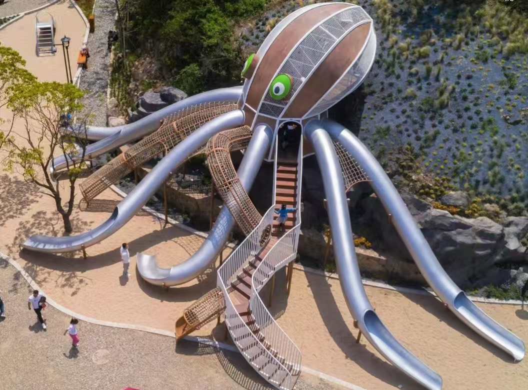 Горка с темой осьминога