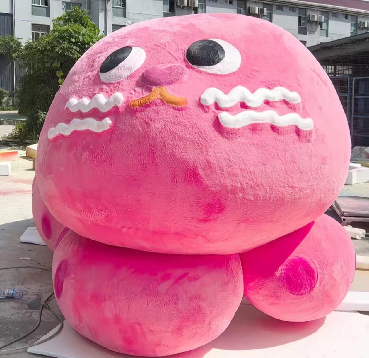 Скульптура из мультяшной пены