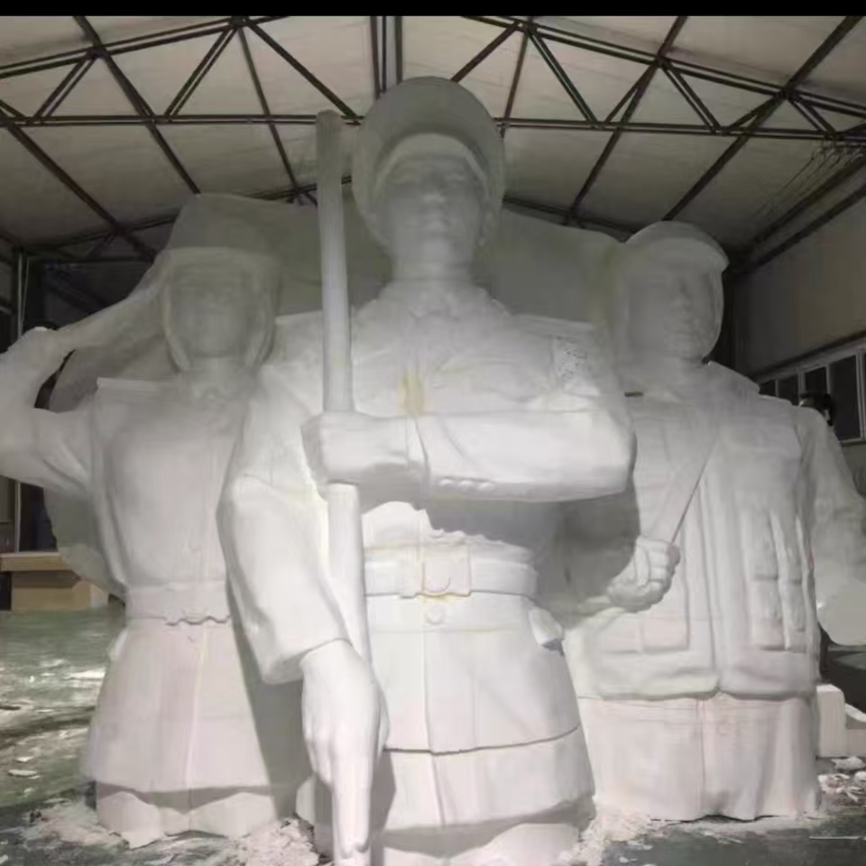 人物泡沫雕塑